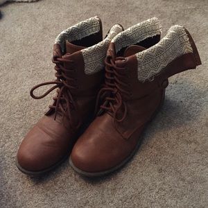 Lace boots